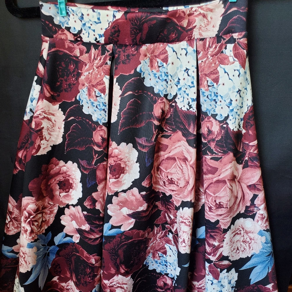 Rue 21 floral print skirt